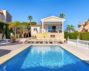 Vista exterior de Casa o xalet de lloguer en Calpe / Calp amb Aire condicionat, Calefacció i Jardí privat