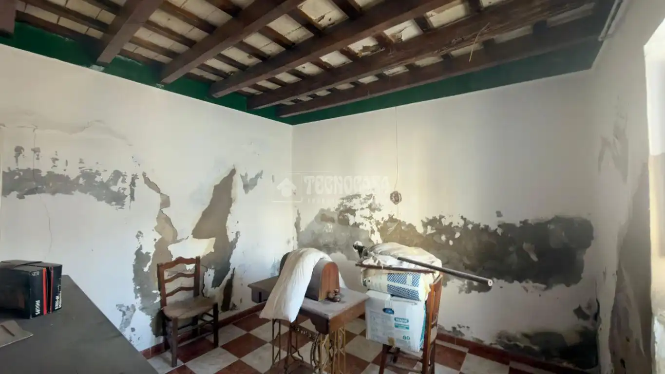 Casa o chalet en venta en La Lantejuela  con Balcón