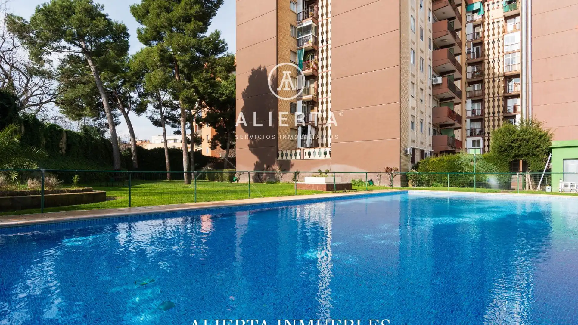 Vista exterior de Piso en venta en  Zaragoza Capital con Calefacción, Terraza y Piscina