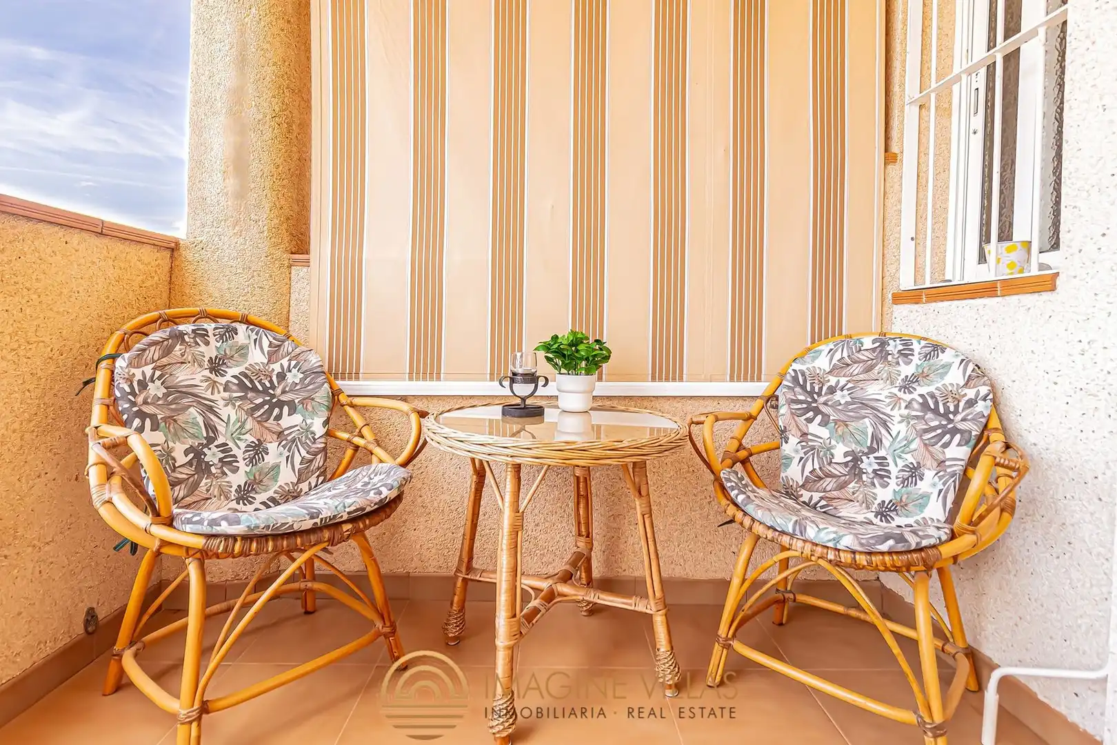 Terraza de Apartamento en venta en La Manga del Mar Menor con Amueblado y Piscina comunitaria