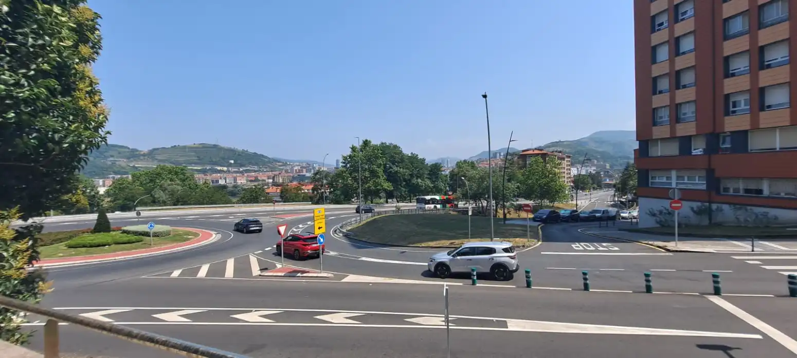 Vista exterior de Pis en venda en Barakaldo  amb Calefacció i Parquet