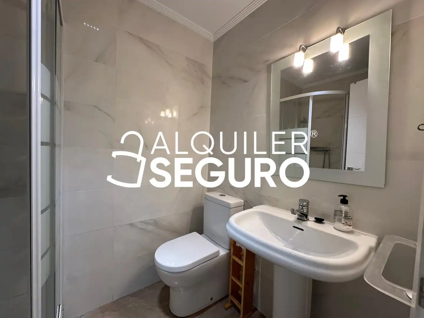 Bathroom of Flat for rent in Torrent  with Air Conditioner, Terrace and Furnished
