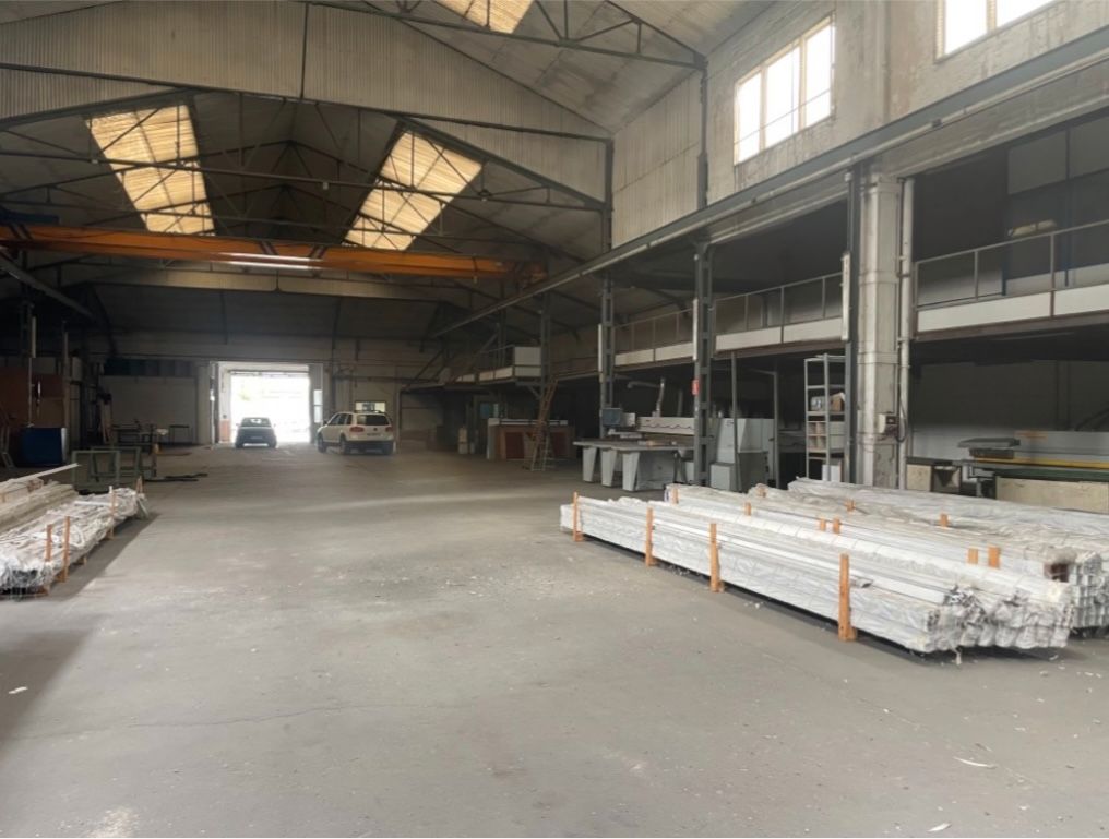 Nau industrial en venda en Cerdanyola del Vallès