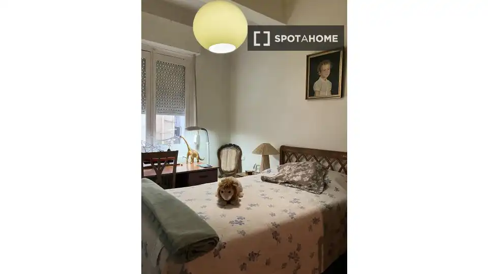 Schlafzimmer von Wohnung zur untervermieten in  Pamplona / Iruña mit Klimaanlage, Heizung und Terrasse