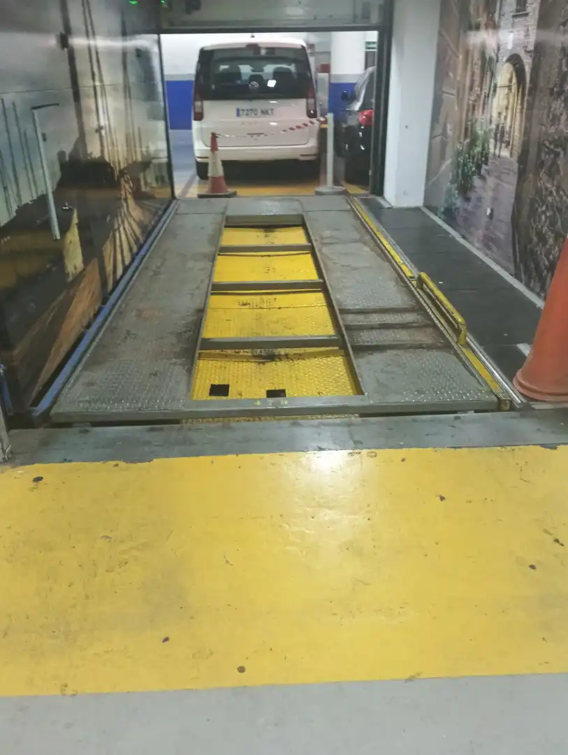 Parking de Garaje en venta en Barcelona con Alarma