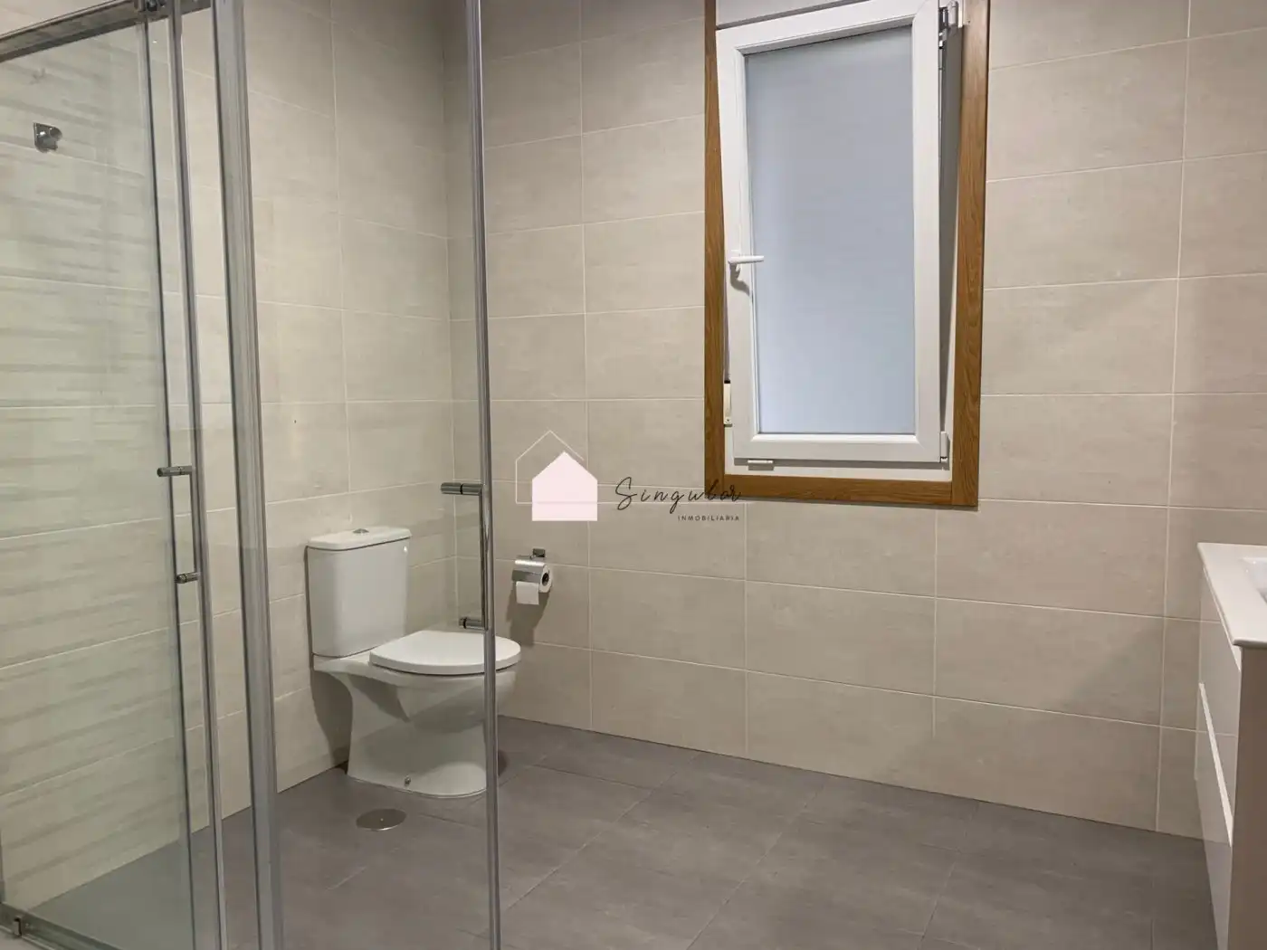 Badezimmer von Wohnung zur Miete in Mos mit Heizung, Terrasse und Abstellraum