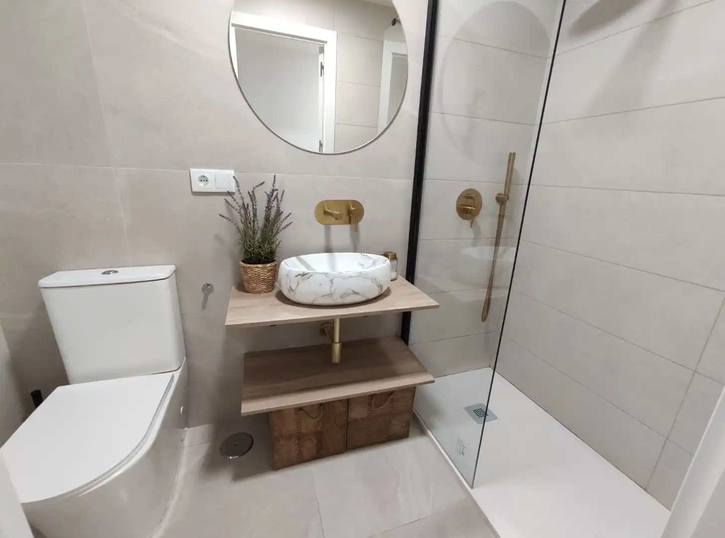 Baño de Piso en venta en Sanlúcar de Barrameda con Aire acondicionado
