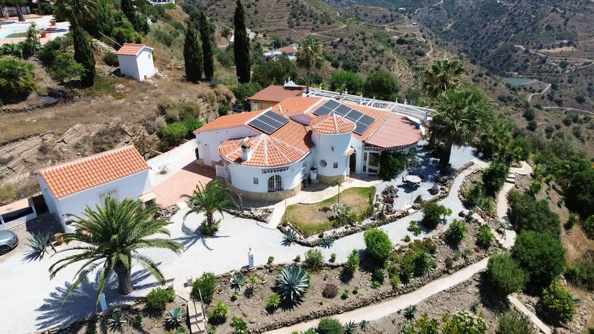 Vista exterior de Finca rústica en venda en Arenas amb Aire condicionat, Jardí privat i Terrassa