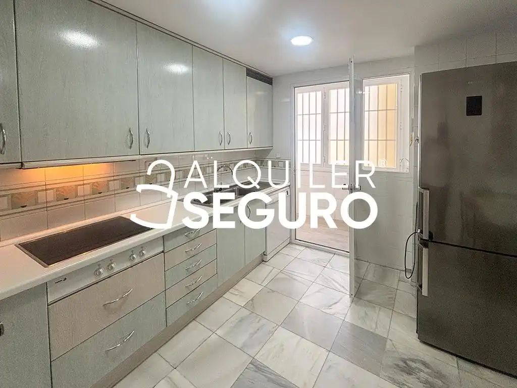 Piso con ascensor en alquiler en de Guzmán el Bueno, imagen 16