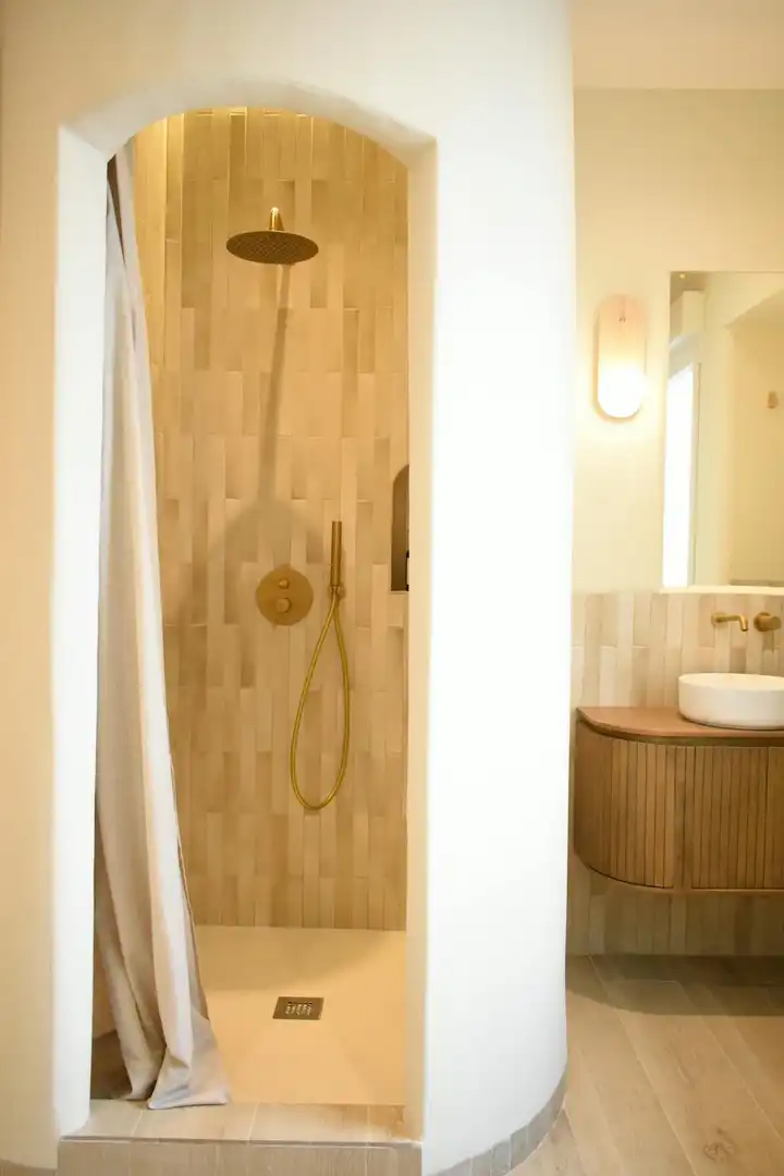 Bathroom of Flat for rent in Madrid  with Air Conditioner, Heating and Furnished