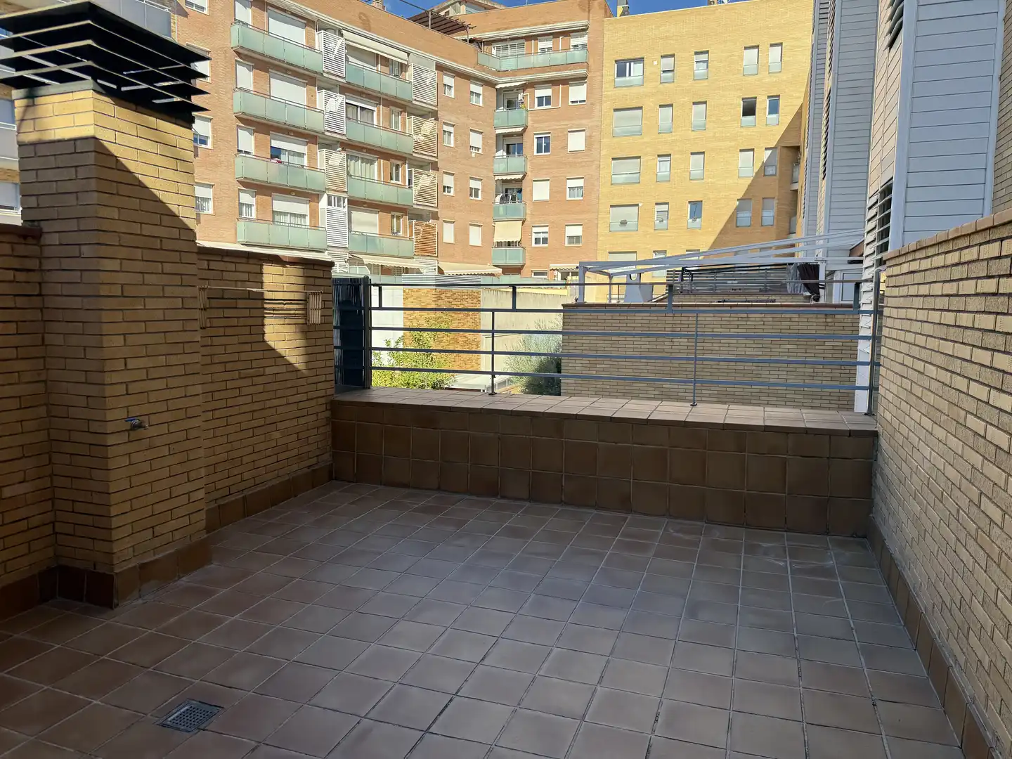 Terrassa de Casa adosada en venda en Mataró amb Calefacció
