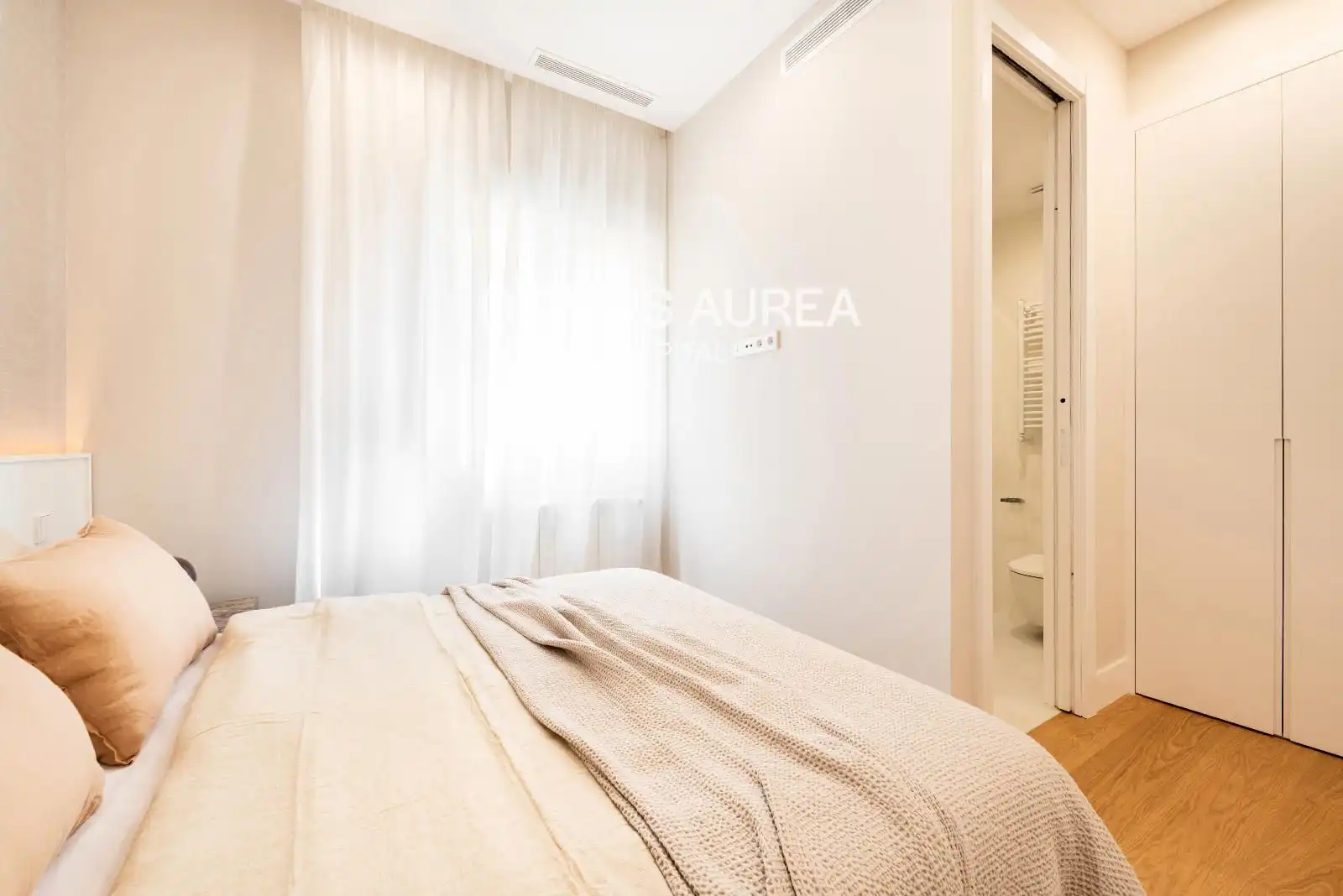 Schlafzimmer von Wohnung zum Verkauf in Madrid mit Klimaanlage, Parkett und Möbliert