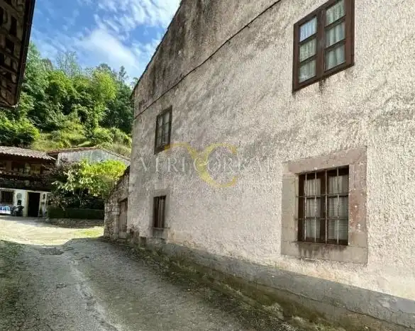 Vista exterior de Casa o xalet en venda en Llanes amb Jardí privat, Terrassa i Balcó