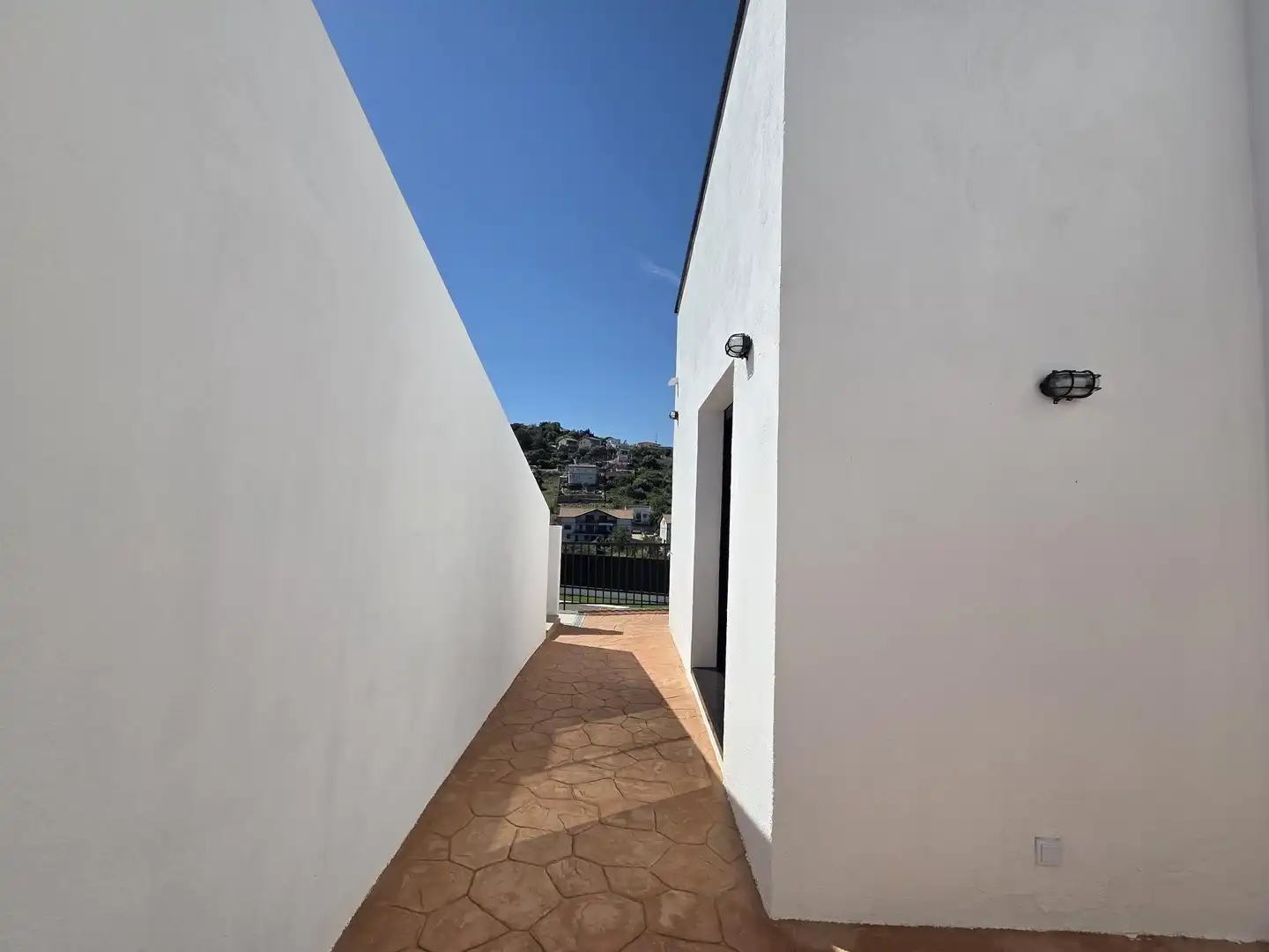 Vista exterior de Casa o xalet en venda en Calafell amb Aire condicionat, Calefacció i Jardí privat