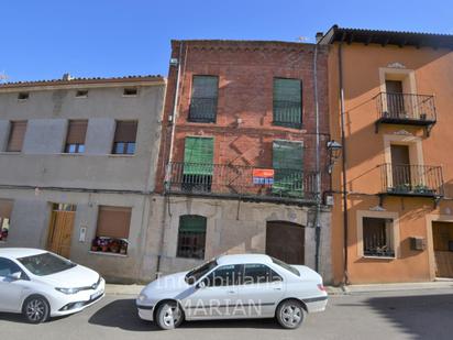 Vista exterior de Casa o xalet en venda en Tórtoles de Esgueva amb Calefacció, Terrassa i Traster