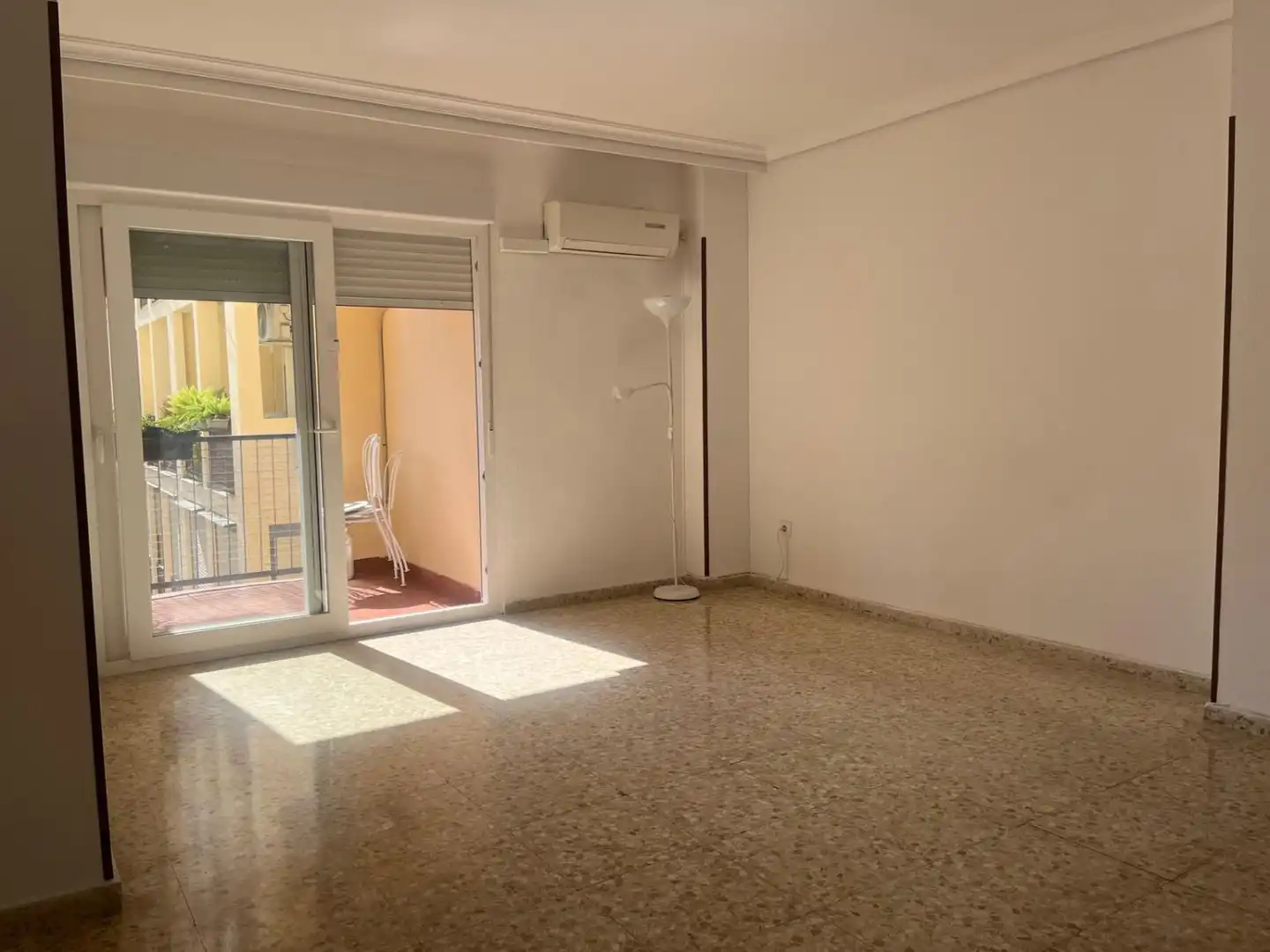 Bedroom of Flat for rent in Sevilla  with Air Conditioner, Terrace and Community pool