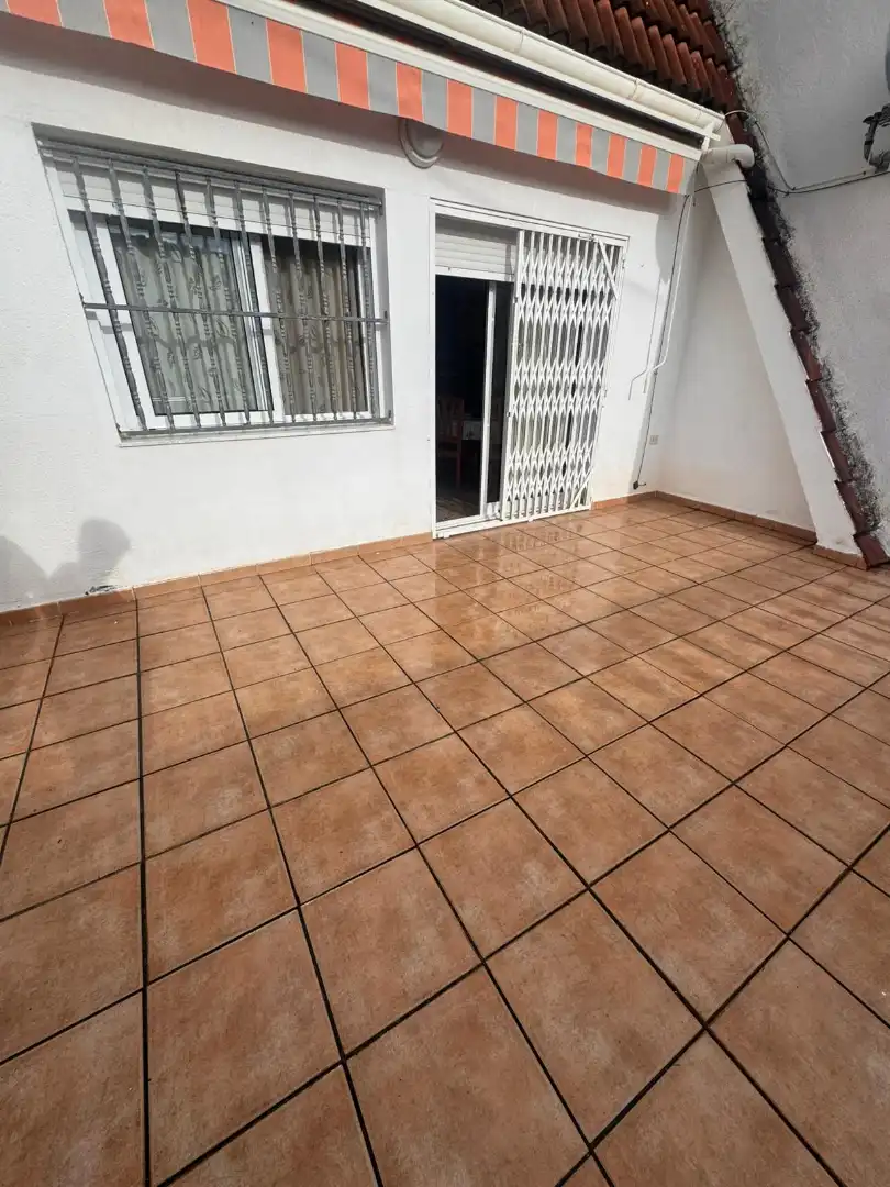 Vista exterior de Casa adosada en venta en Vinaròs con Aire acondicionado, Jardín privado y Terraza