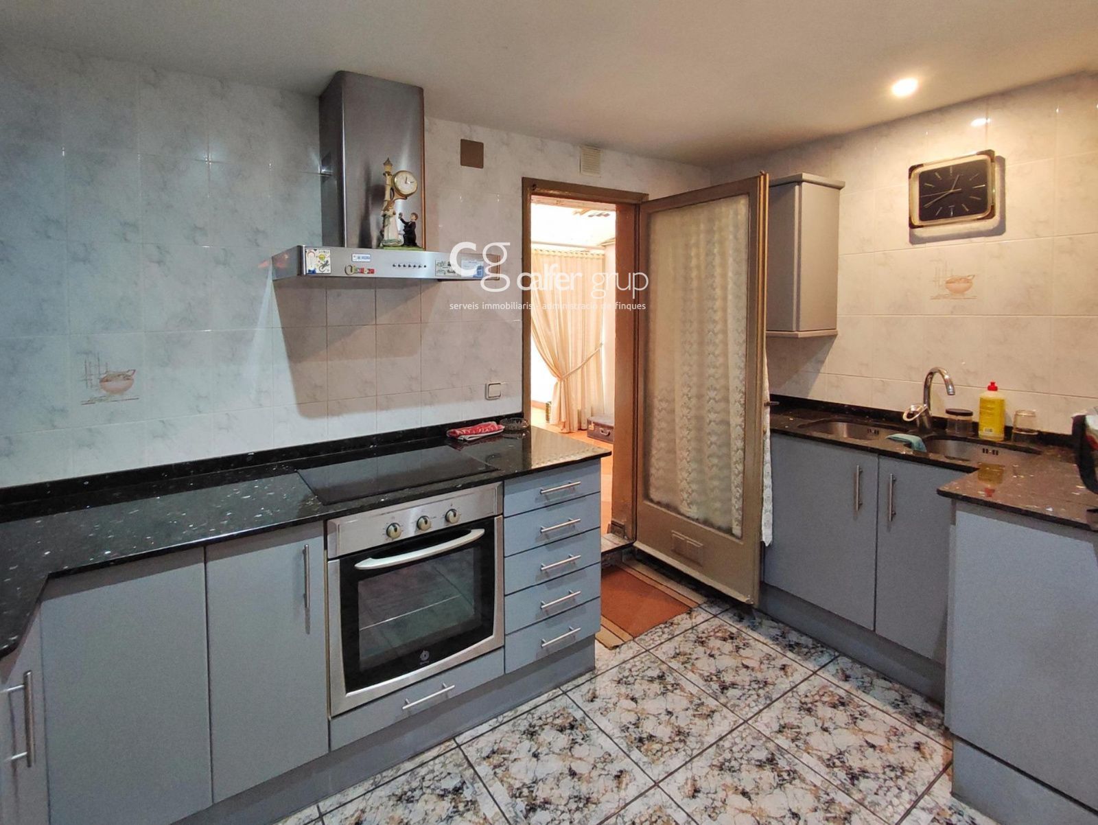 Kitchen of Flat for sale in Cornellà de Llobregat  with Private garden