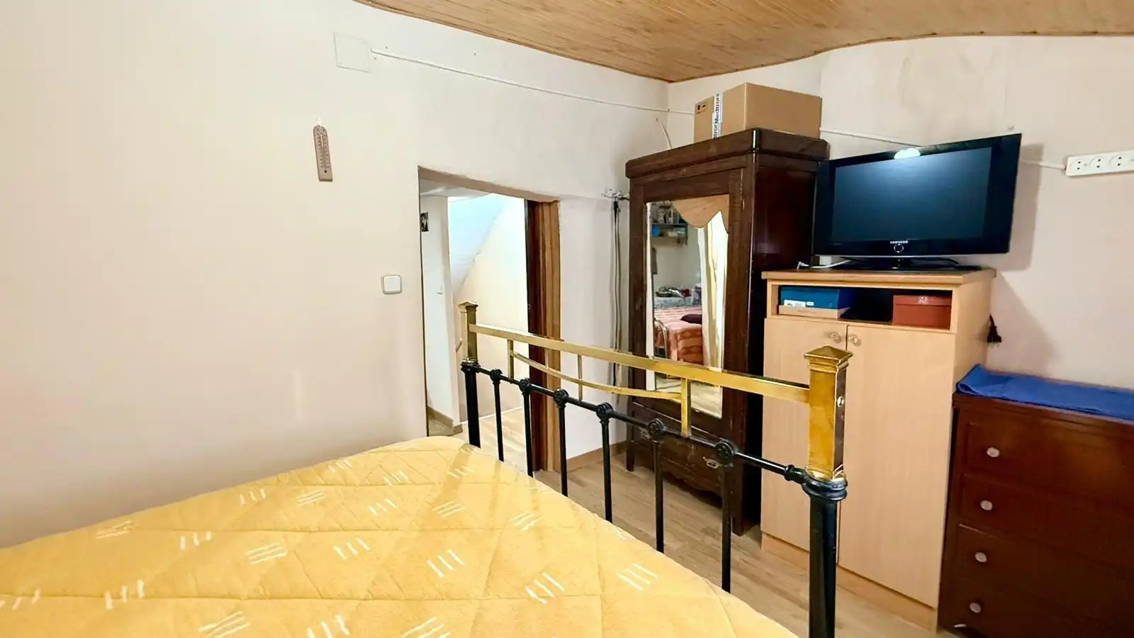 Dormitori de Casa o xalet en venda en Cuéllar amb Traster, Moblat i Alarma
