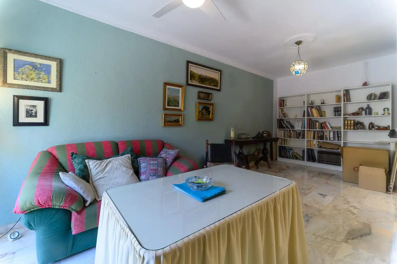 Sala d'estar de Casa o xalet en venda en Albolote amb Piscina