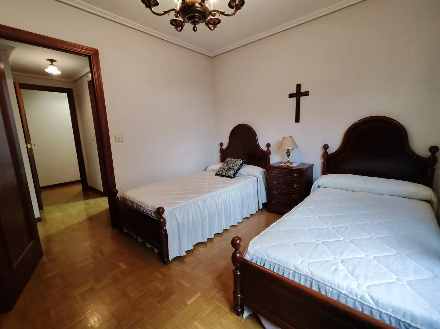 Habitación de Piso en venta en  Logroño con Calefacción, Parquet y Terraza