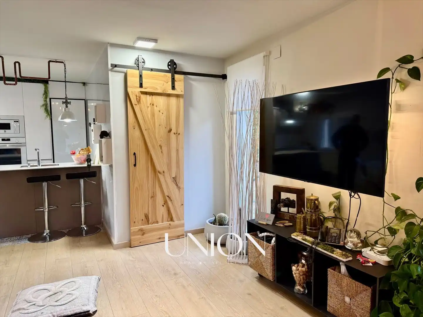 Sala d'estar de Casa o xalet en venda en Camprodon amb Aire condicionat, Calefacció i Jardí privat