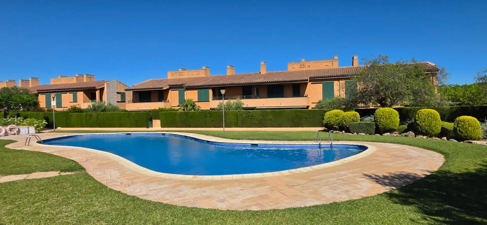 Schwimmbecken von Erdgeschoss zum Verkauf in L'Ametlla de Mar  mit Klimaanlage, Privatgarten und Terrasse