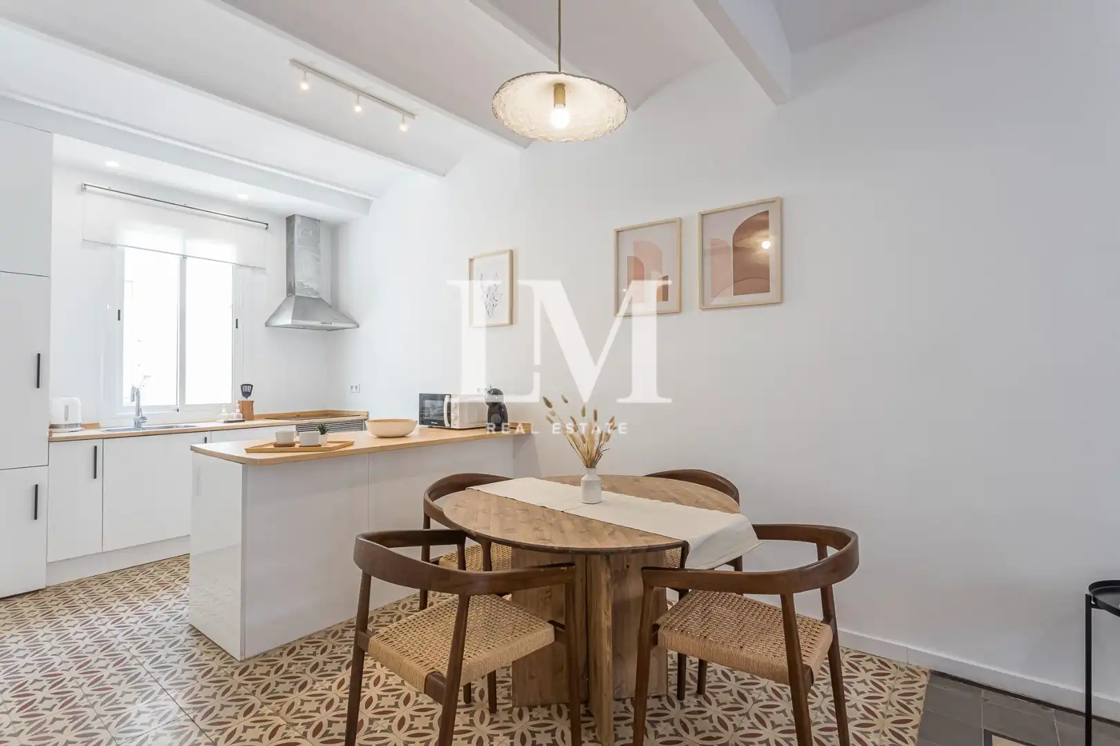 Cuina de Apartament de lloguer en Barcelona amb Aire condicionat, Calefacció i Moblat