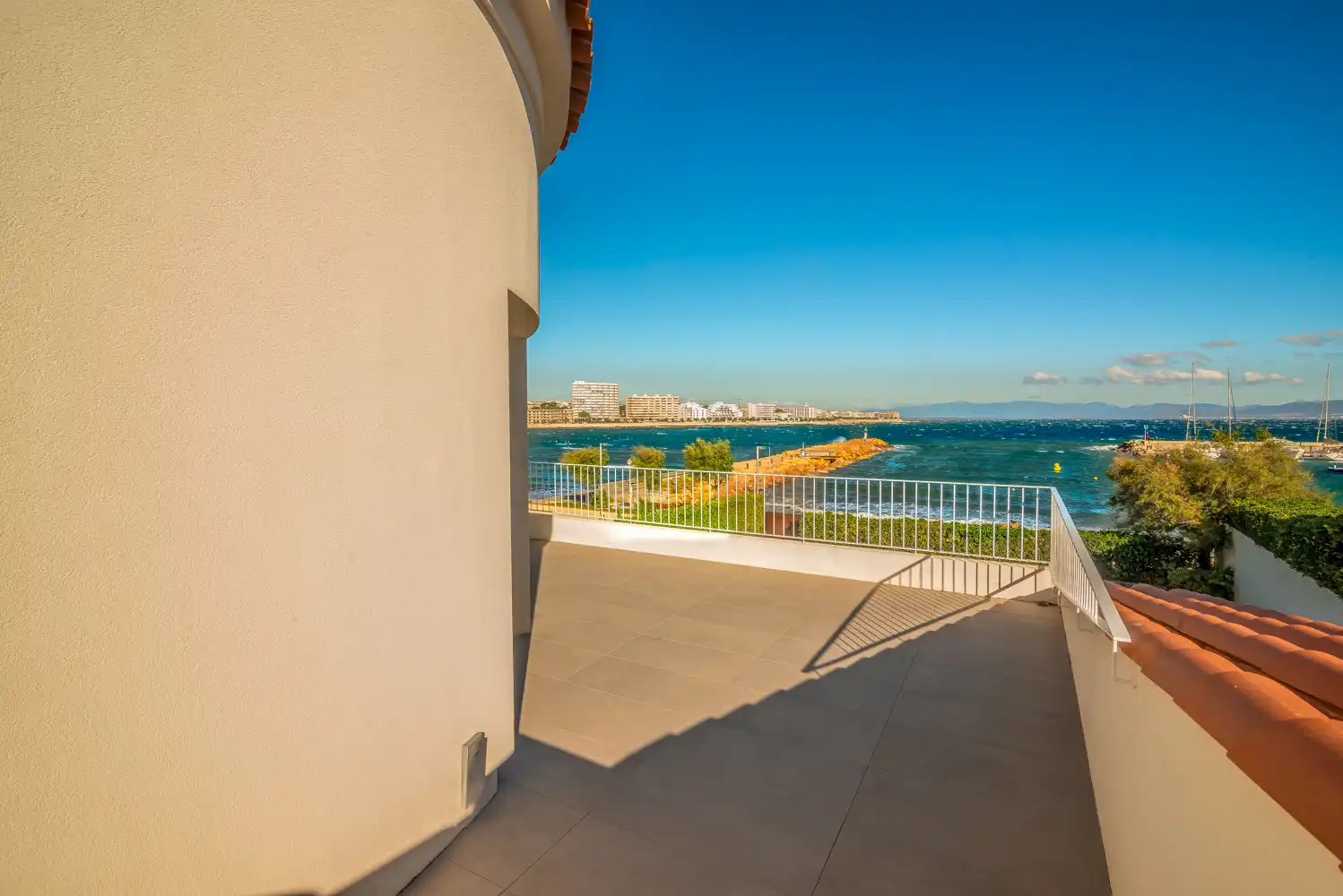 Terraza de Casa o chalet en venta en L'Escala con Aire acondicionado, Calefacción y Jardín privado