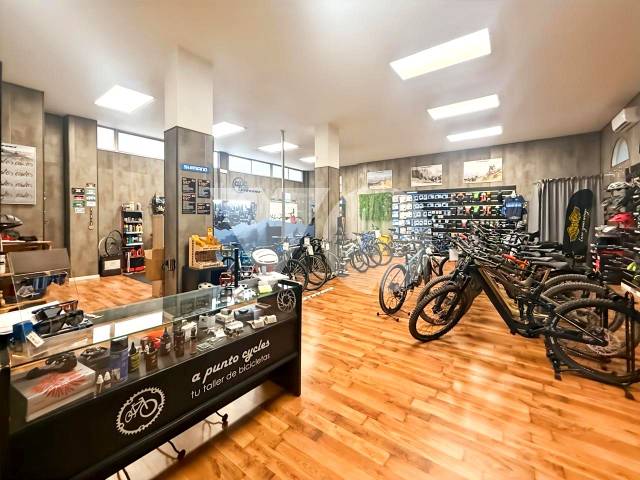 Local comercial en Venta en Del Apóstol Santiago en Ventas