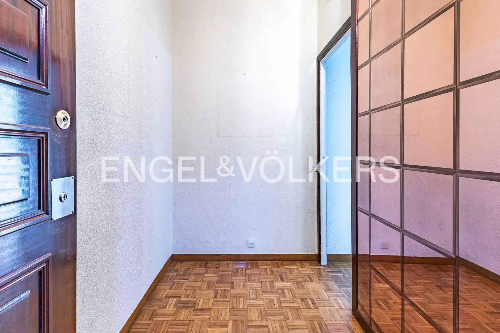 Piso en venta en Badalona con Calefacción, Parquet y Terraza
