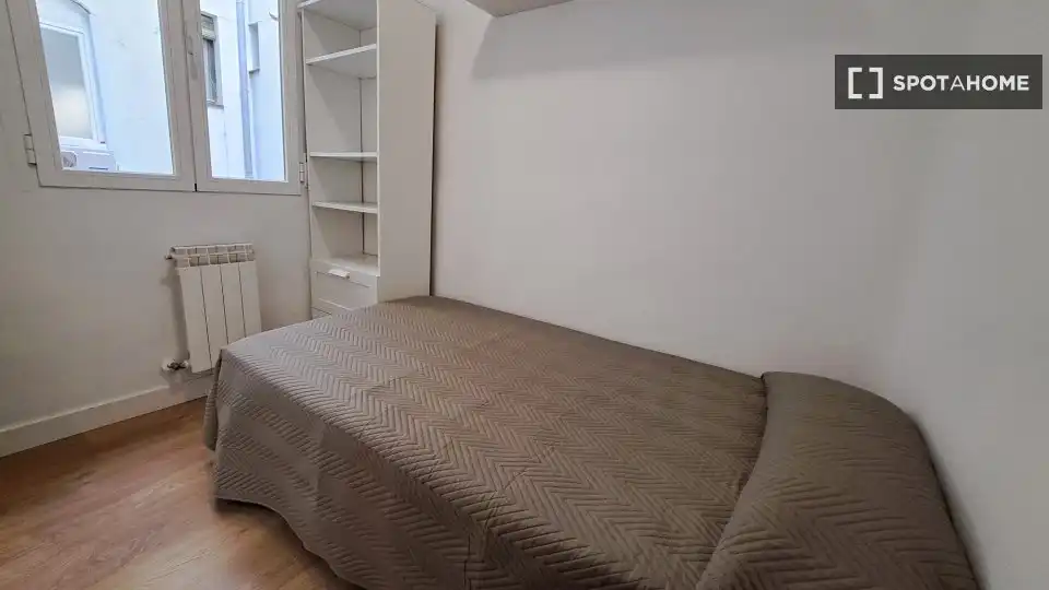 Bedroom of Apartments for share in Madrid  with Air Conditioner, Heating and Terrace