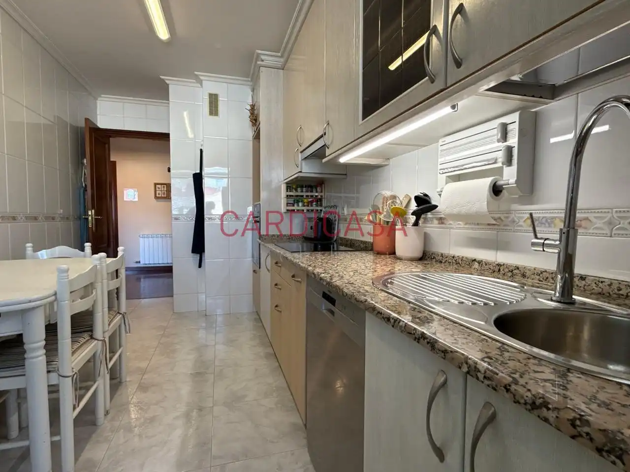 Cocina de Dúplex en venta en Vigo  con Calefacción, Parquet y Terraza