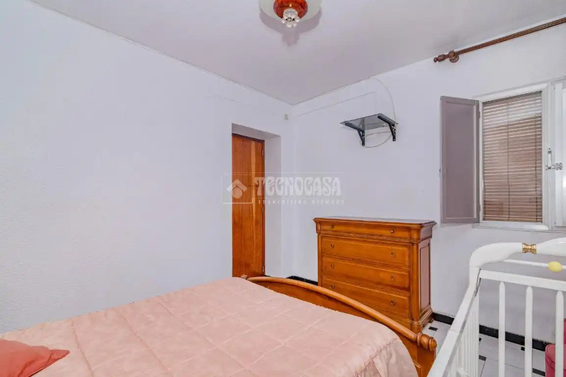Habitación de Casa adosada en venta en Rute con Terraza y Balcón