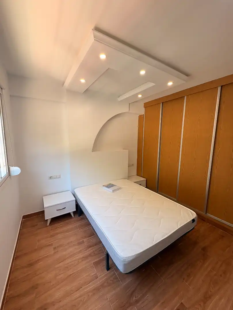 Schlafzimmer von Wohnung zur Miete in L'Alcúdia mit Möbliert, Ofen und Waschmaschine