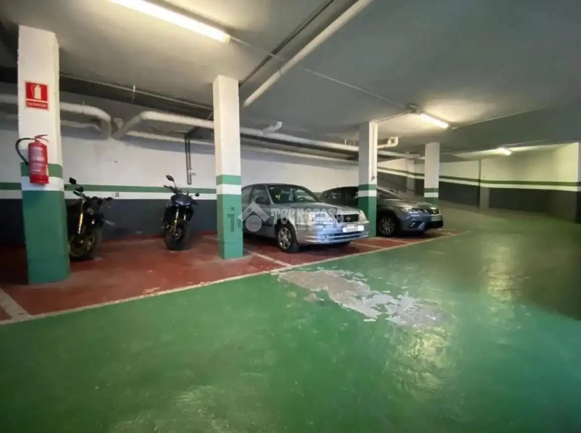 Aparcament de Garatge en venda en Santa Coloma de Gramenet