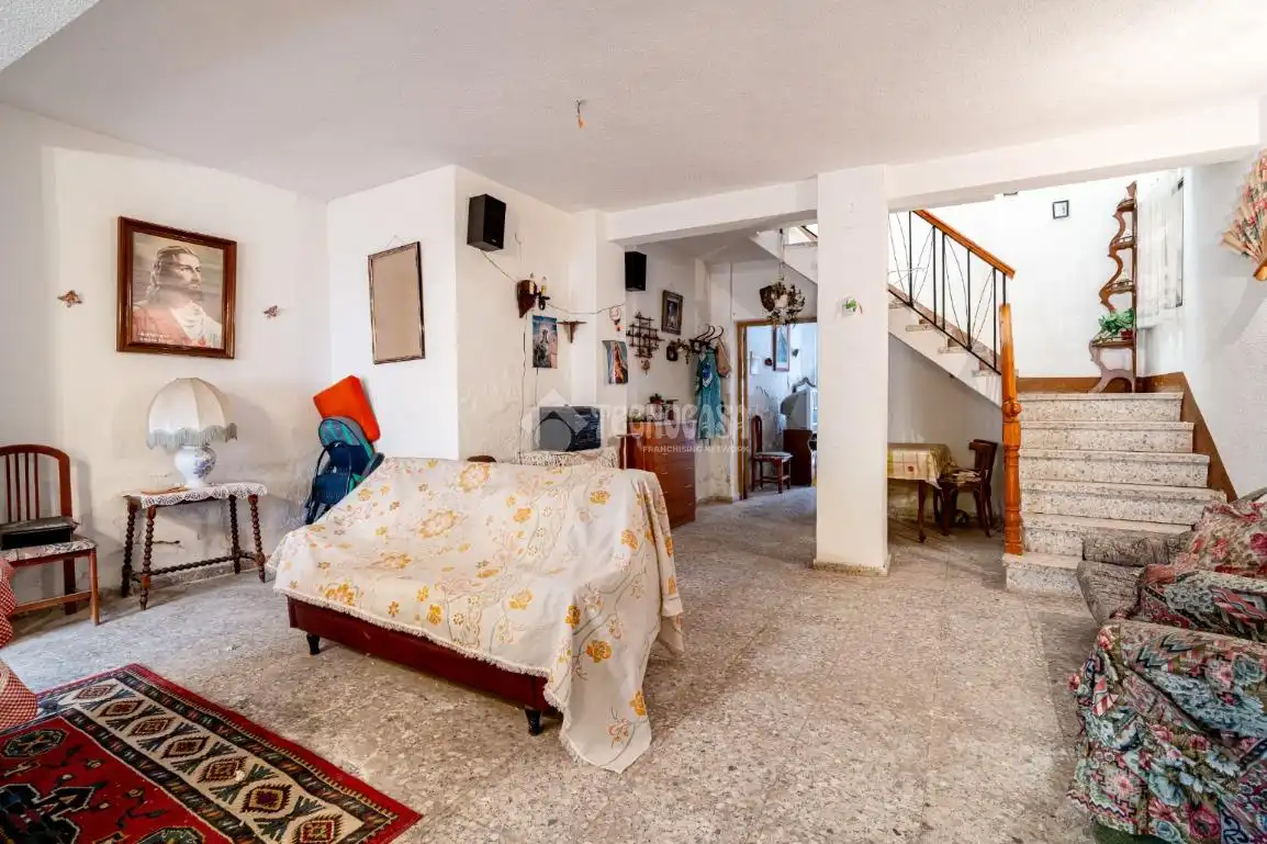 Sala d'estar de Casa adosada en venda en Villamena amb Terrassa