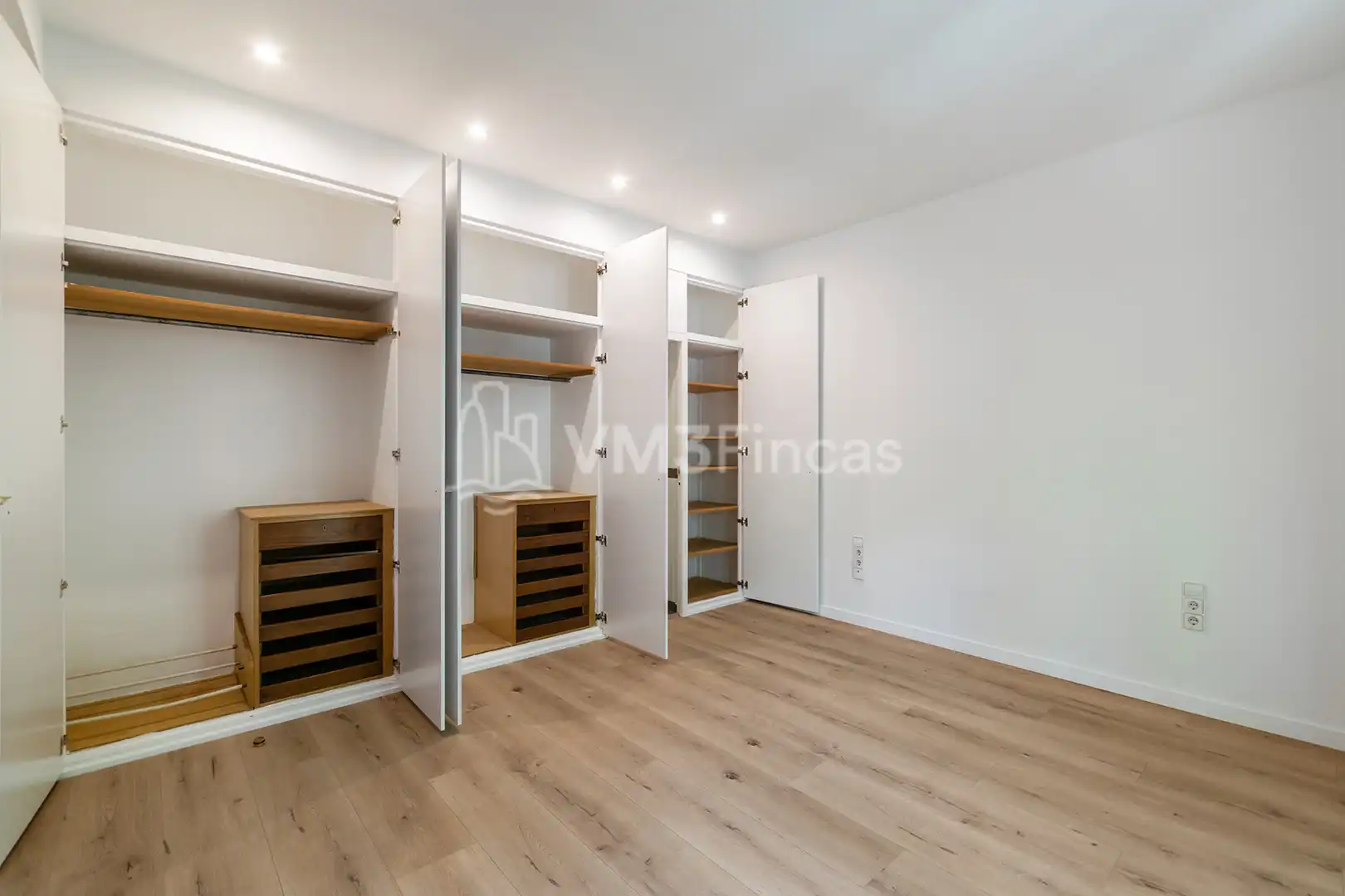 Schlafzimmer von Wohnung zur Miete in Barcelona mit Klimaanlage, Heizung und Parkett
