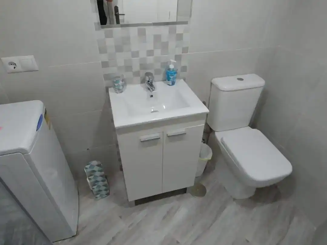 Bathroom of Study for rent in Fuengirola  with Air Conditioner and Furnished