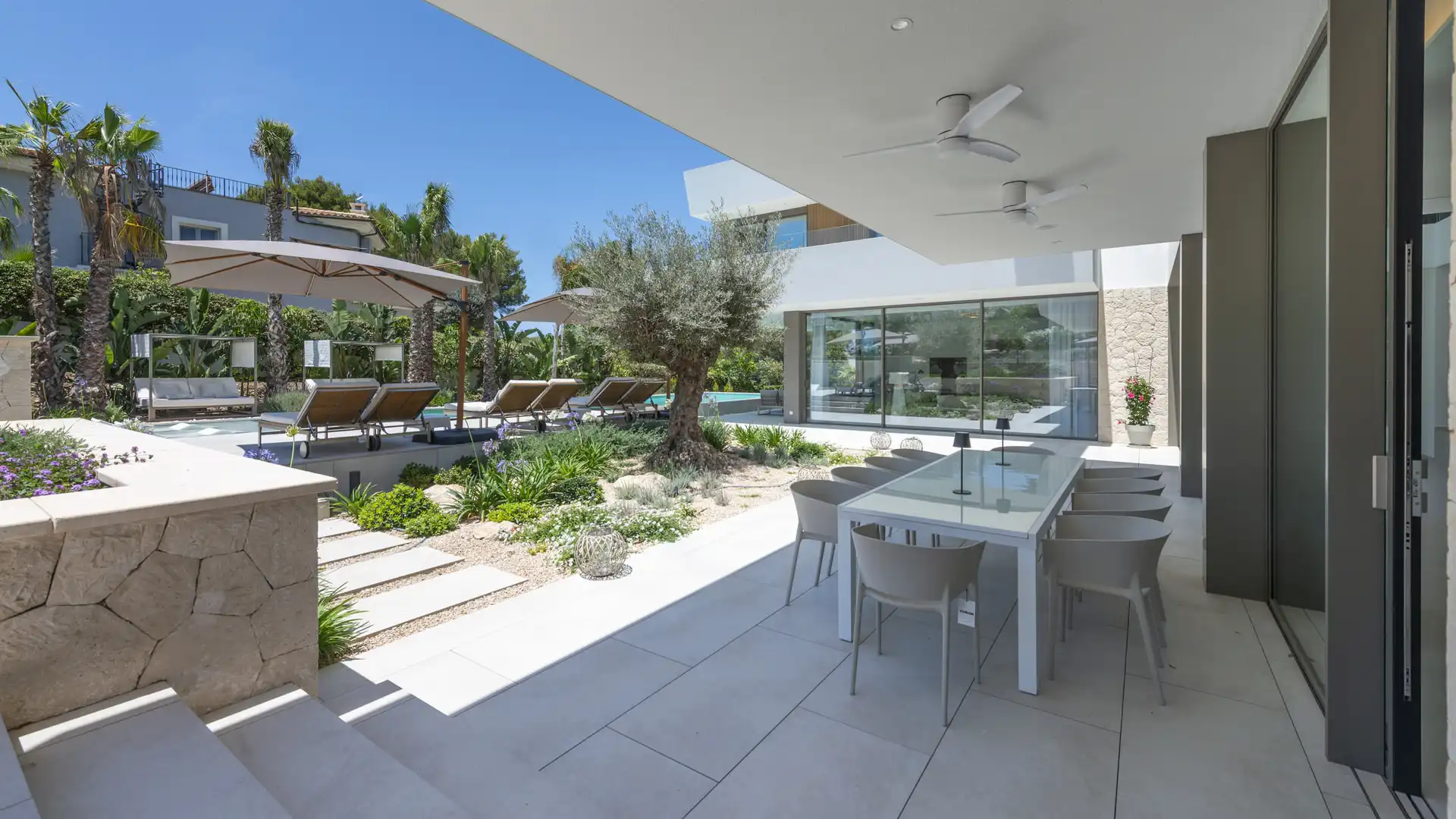 Terrace of Houses for sale in Calvià  with Air Conditioner, Heating and Parquet flooring
