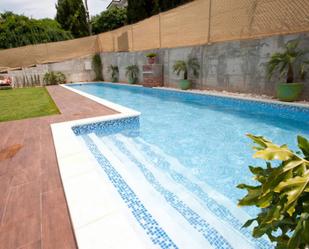 Swimming pool of Study to rent in Dos Hermanas  with Air Conditioner