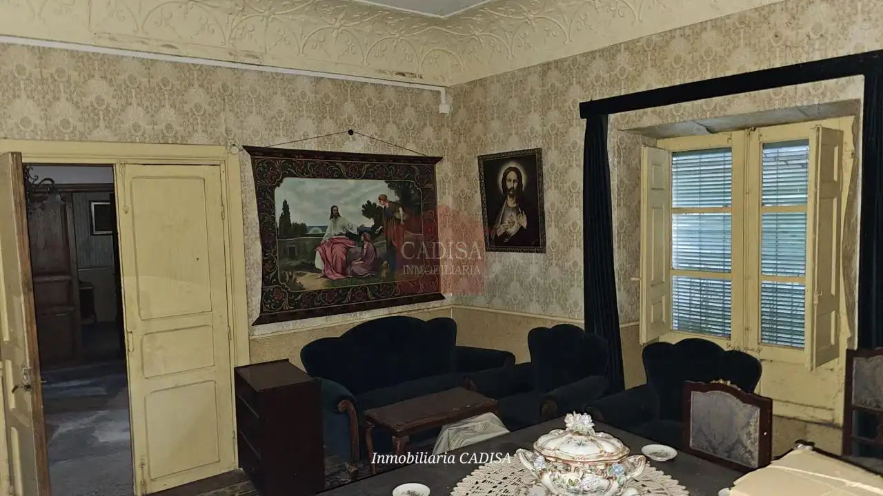 Sala d'estar de Casa o xalet en venda en Hinojosa de Duero amb Calefacció, Jardí privat i Traster