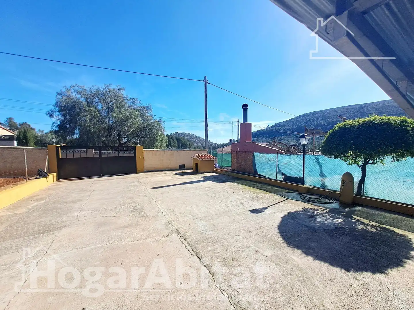 Vista exterior de Casa o xalet en venda en L'Alcora amb Calefacció, Jardí privat i Terrassa