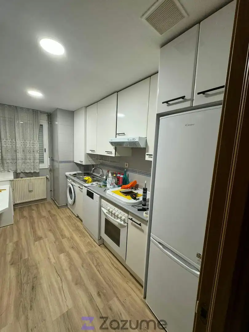 Kitchen of Flat for rent in  Madrid Capital  with Air Conditioner, Heating and Private garden