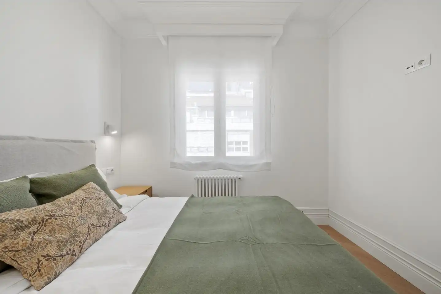 Bedroom of Flat for sale in Madrid  with Air Conditioner, Heating and Furnished