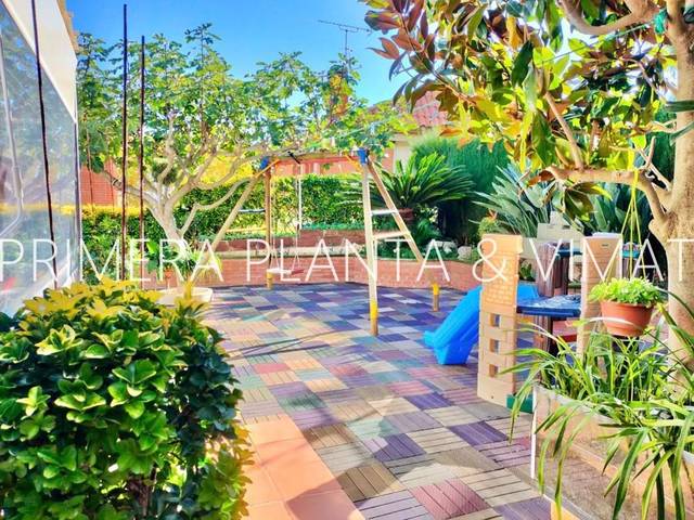 Casa-chalet en Venta en Sud