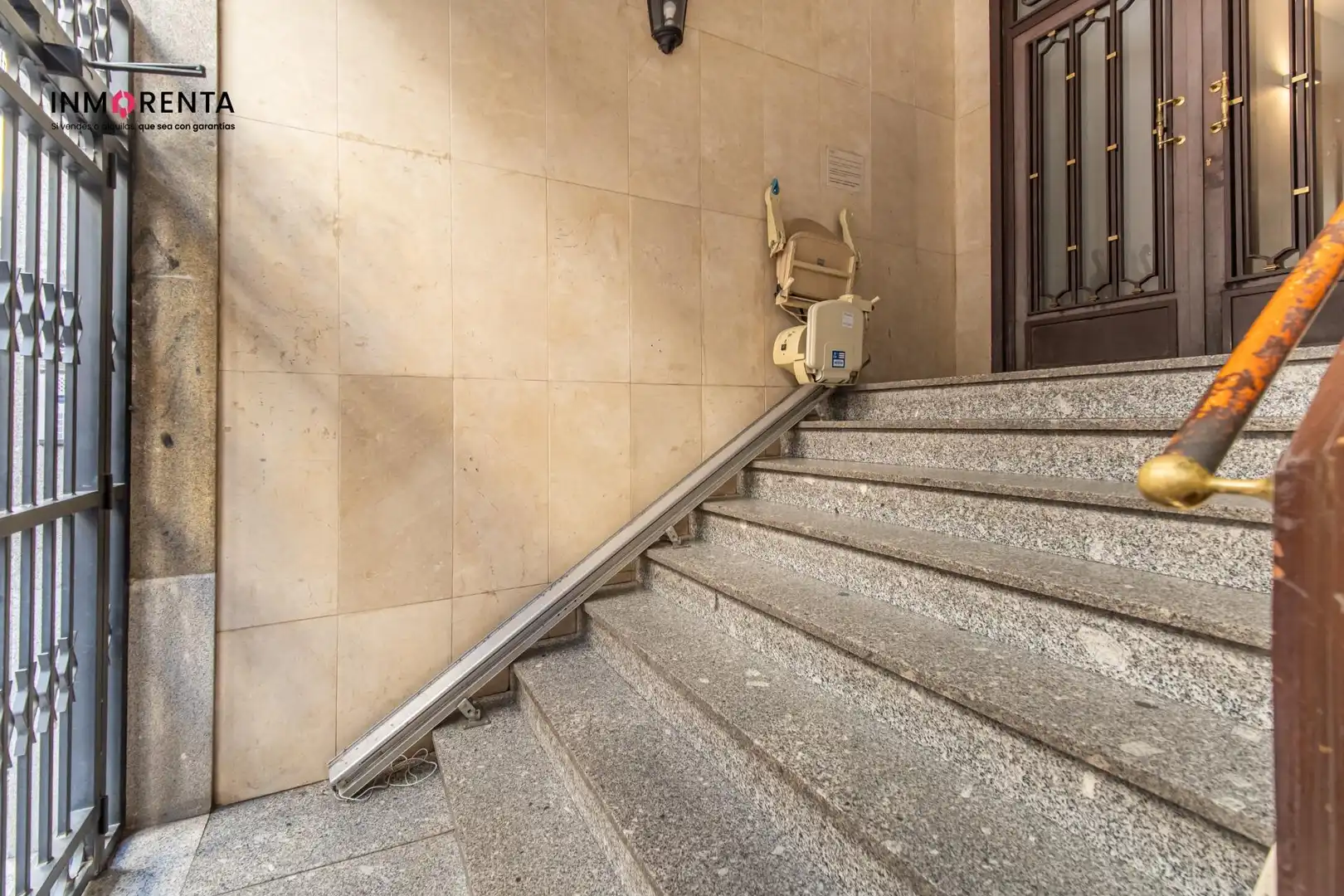 Exterior view of Flat for sale in Madrid  with Heating and Furnished