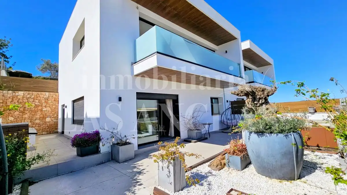 Casa aparellada amb piscina en venda a Marina Botafoc - Platja de Talamanca, imagen 2