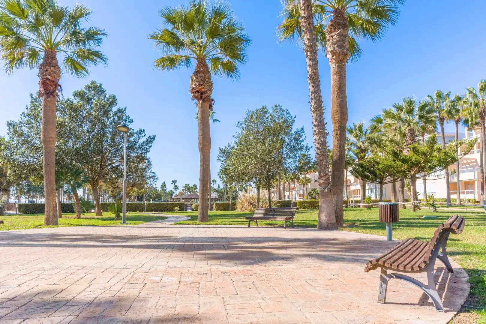 Vista exterior de Ático en venta en El Ejido con Aire acondicionado, Calefacción y Jardín privado