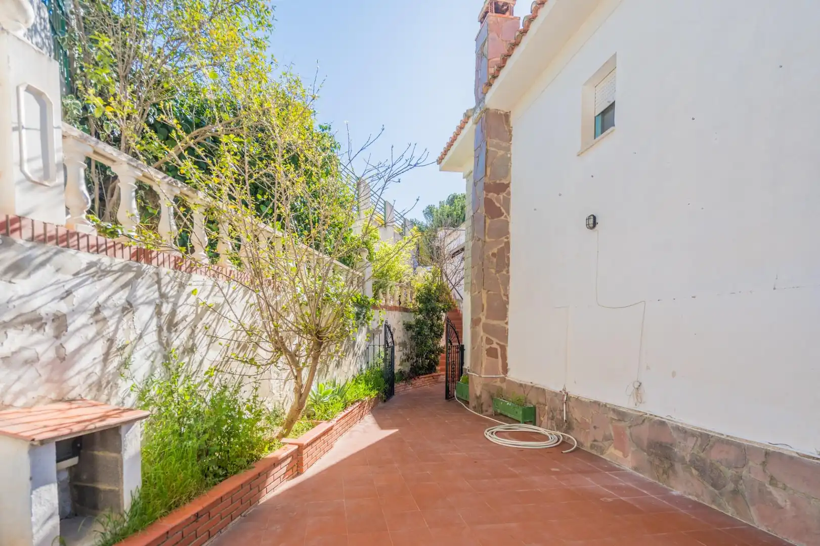 Vista exterior de Casa o chalet en venta en Náquera con Terraza, Piscina y Piscina comunitaria